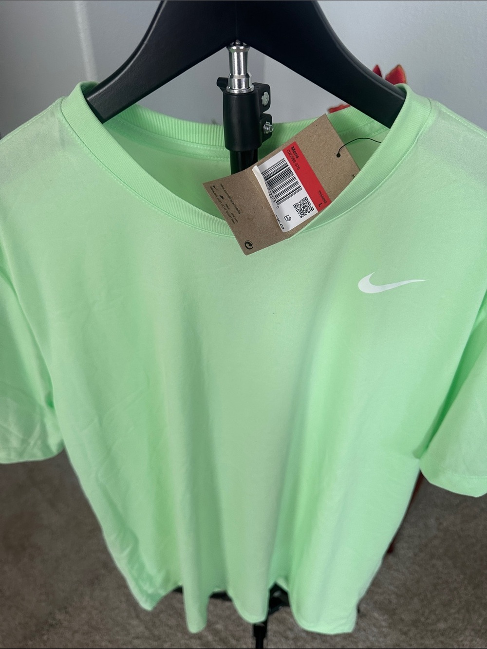 Nike Men’s Neon Green Short-Sleeve Tee dry fit